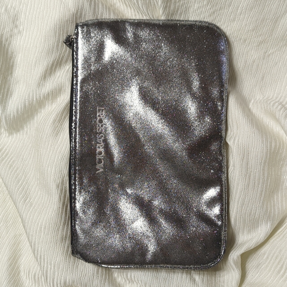 NWO Tags Victoria's Secret (VS) Make Up Bag